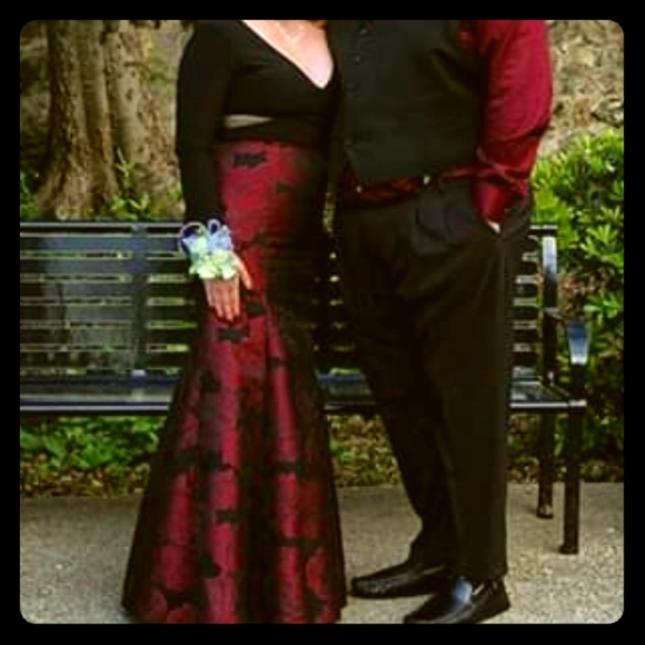 DRESS - Picture 1 of 1